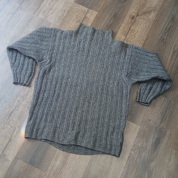 Gray Cable Knit Sweater New Wool Pringle of Scotland Size Large - Picture 4 of 6